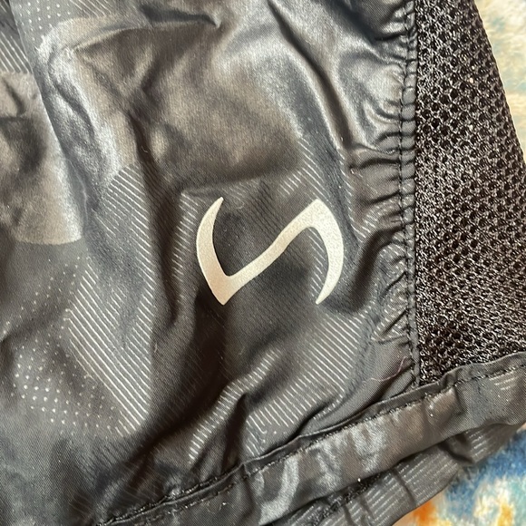 NWOT TLF camo running shorts - Picture 2 of 3